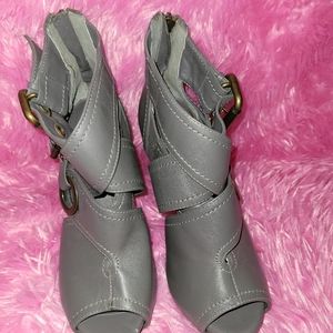 Gray Aldo heels